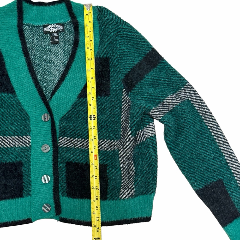 Green Plaid Fuzzy Cardigan Women L Soft Eyelash Knit Cropped Cozy Button Front - Picture 8 of 12